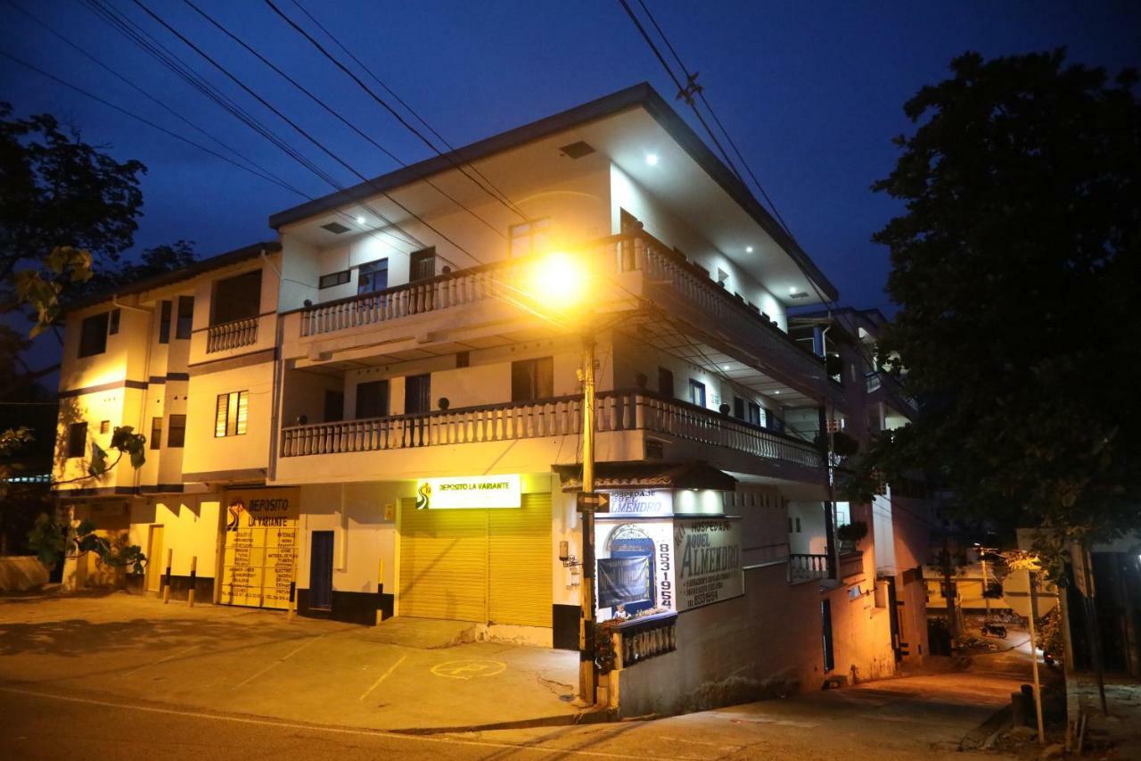 Hotel Hospedaje Aquel Almendro Santa Fe de Antioquia Exterior foto