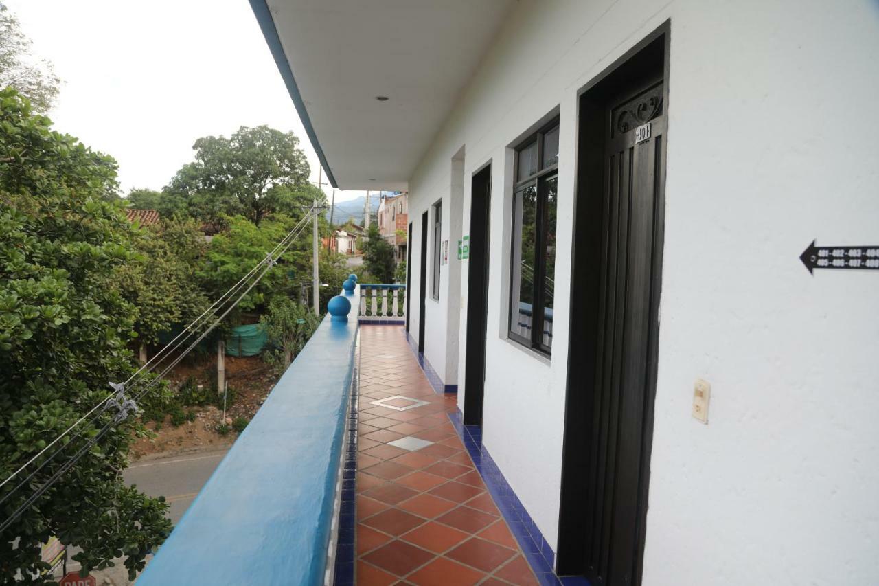 Hotel Hospedaje Aquel Almendro Santa Fe de Antioquia Exterior foto